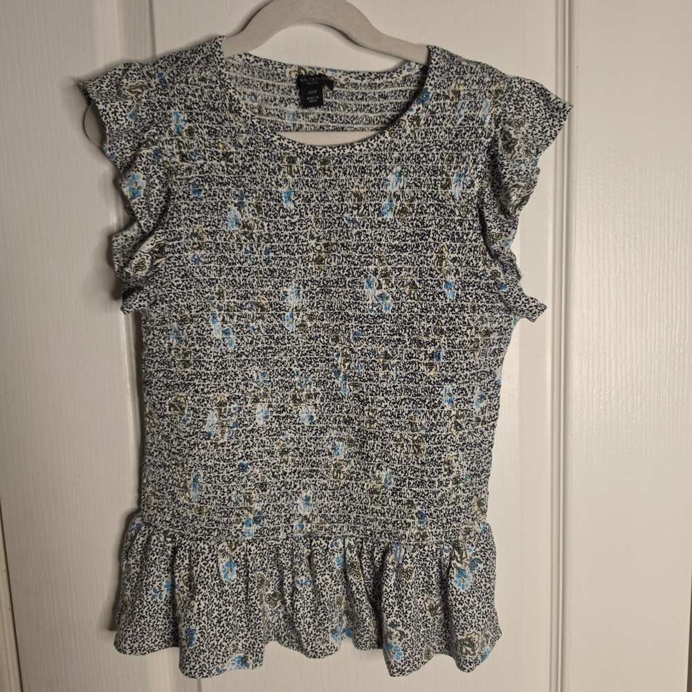 Ann Taylor Petite XXSP Smocked Floral Peplum Top Blue White Ruffle Sleeve Blouse
